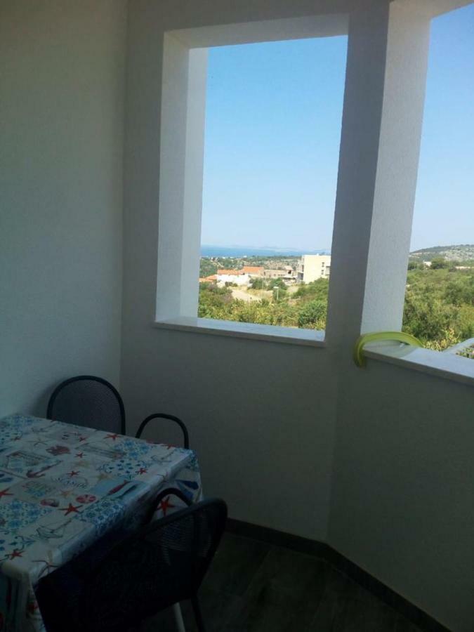 Apartment Santa Marina Примоштен Экстерьер фото