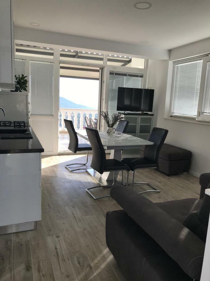 Apartment Santa Marina Примоштен Экстерьер фото