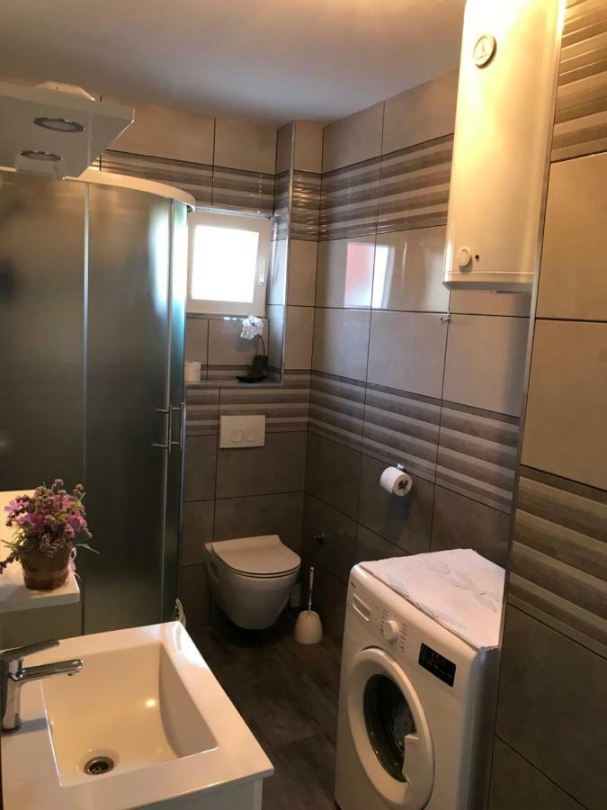 Apartment Santa Marina Примоштен Экстерьер фото