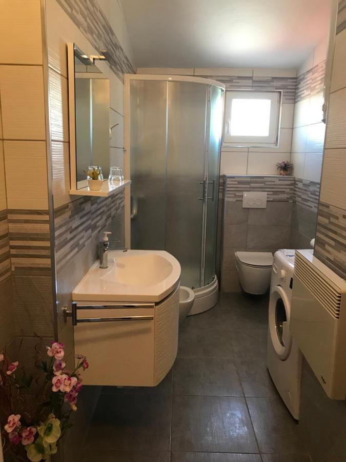 Apartment Santa Marina Примоштен Экстерьер фото