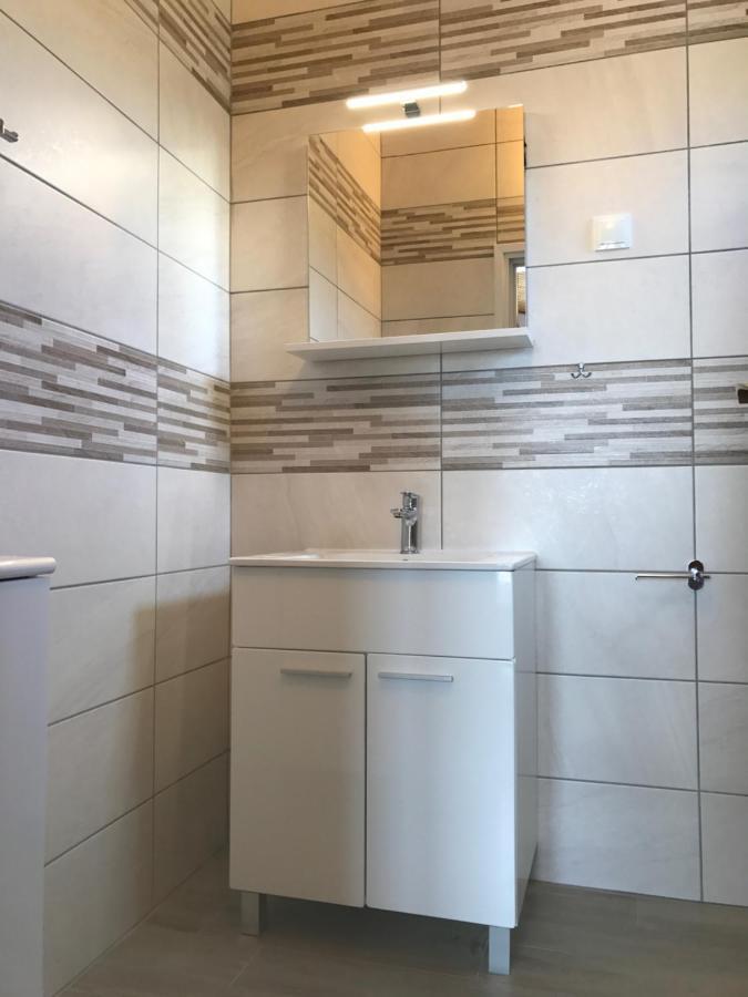 Apartment Santa Marina Примоштен Экстерьер фото