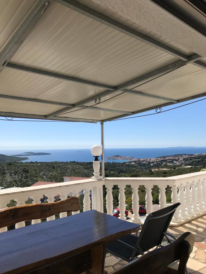 Apartment Santa Marina Примоштен Экстерьер фото
